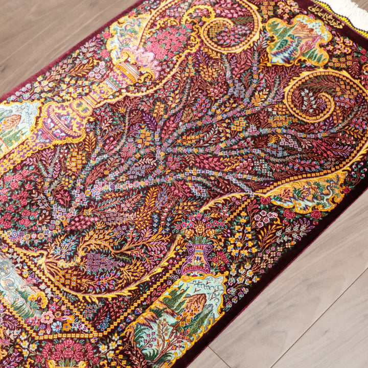 高級ペルシャ絨毯 クム産 シルク100％ ESMAELI工房｜生命の木・風景柄 ワイン×ゴールド｜93×60cm（FS-13369）