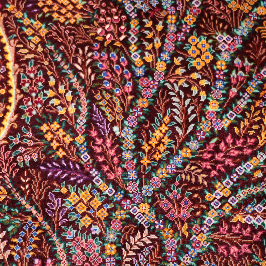 高級ペルシャ絨毯 クム産 シルク100％ ESMAELI工房｜生命の木・風景柄 ワイン×ゴールド｜93×60cm（FS-13369）