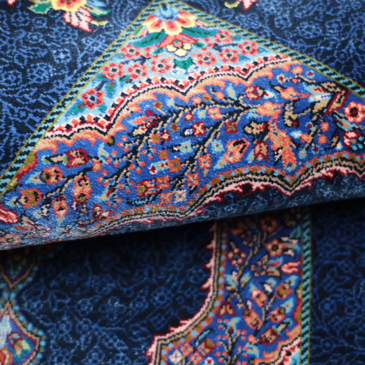 高級ペルシャ絨毯 クム産 シルク100％ SHAHRYAR工房｜花メダリオン柄 ネイビー×マルチカラー｜73×48cm（FS-13374）
