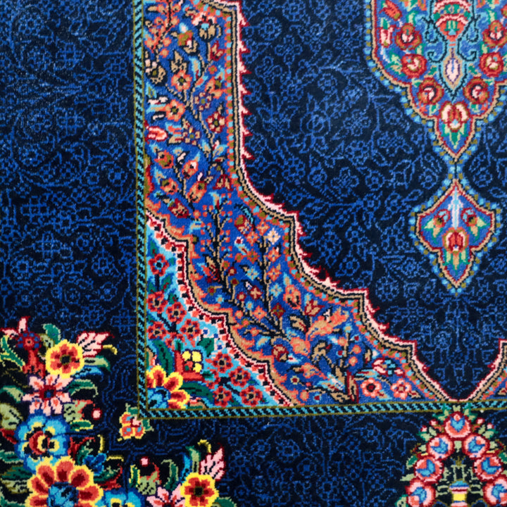 高級ペルシャ絨毯 クム産 シルク100％ SHAHRYAR工房｜花メダリオン柄 ネイビー×マルチカラー｜73×48cm（FS-13374）