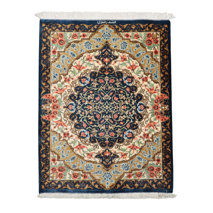 高級ペルシャ絨毯 クム産 シルク100％ RAZAVI工房｜花メダリオン柄 ネイビー×ゴールド｜78×61cm（FS-13377）