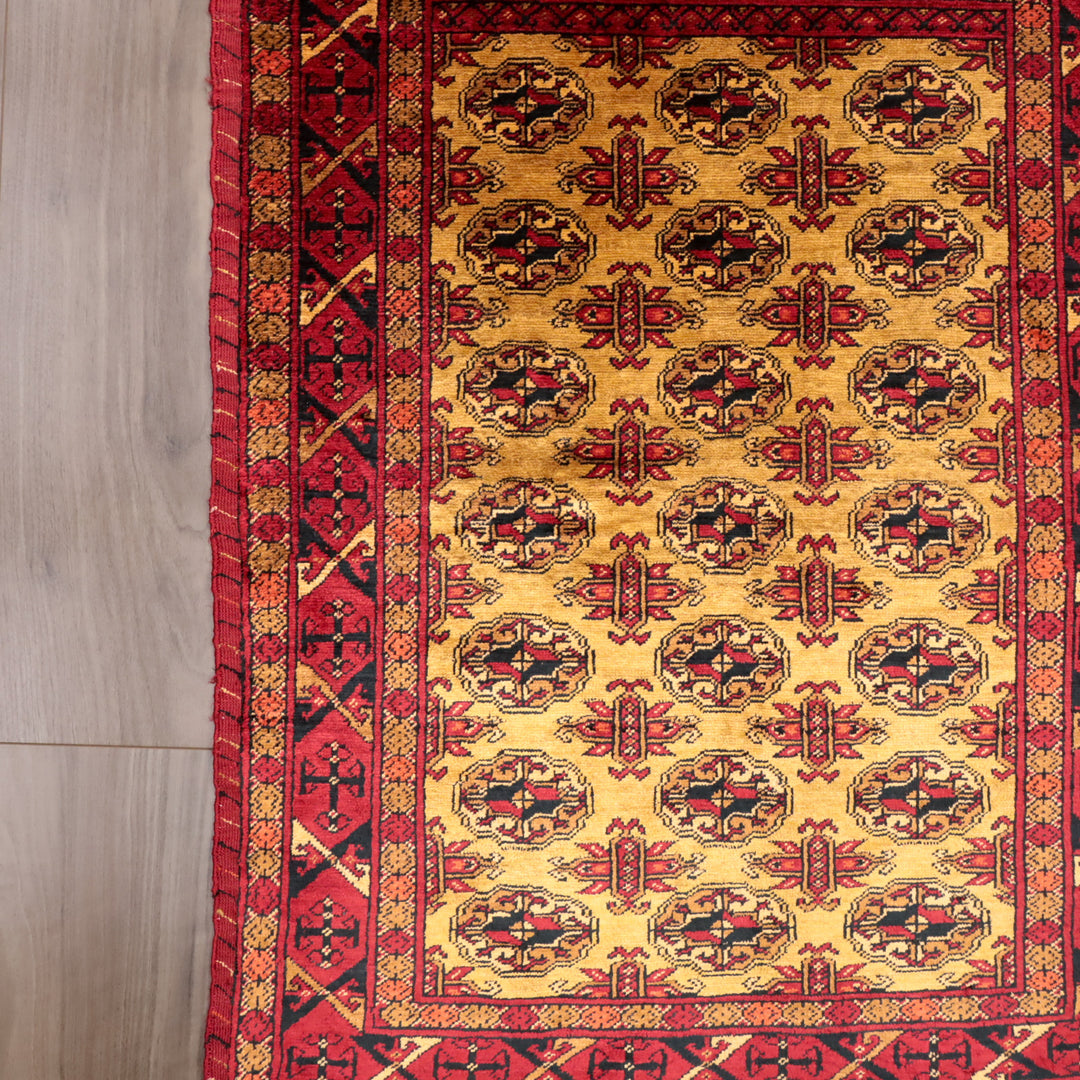 ペルシャ絨毯 トルクメン産 シルク100％ 両面手織り｜ギュル・四区画柄 レッド×ゴールド｜86×61cm（FS-13384）