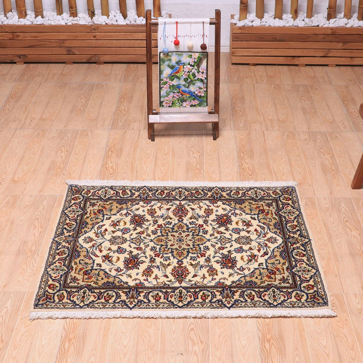 ペルシャ絨毯（イラン産）カーシャーン　96×76cm（FS-70021）
