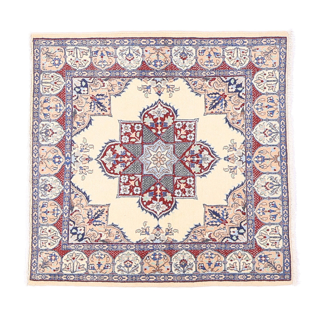 ペルシャ絨毯（イラン産）ナイン　103×99cm（FS-70023）