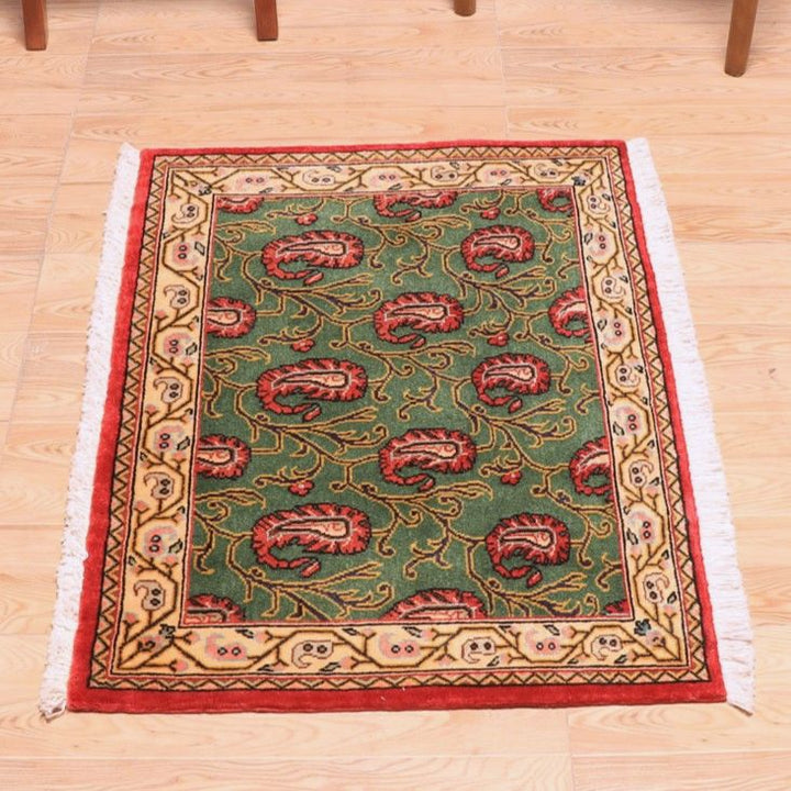 ペルシャ絨毯（イラン産）クム　90×65cm（FS-70024）