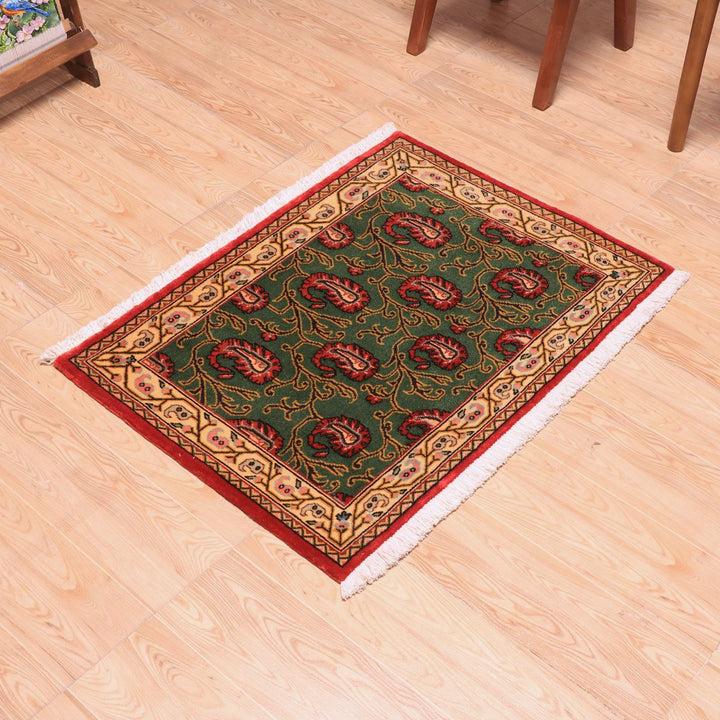 ペルシャ絨毯（イラン産）クム　90×65cm（FS-70024）
