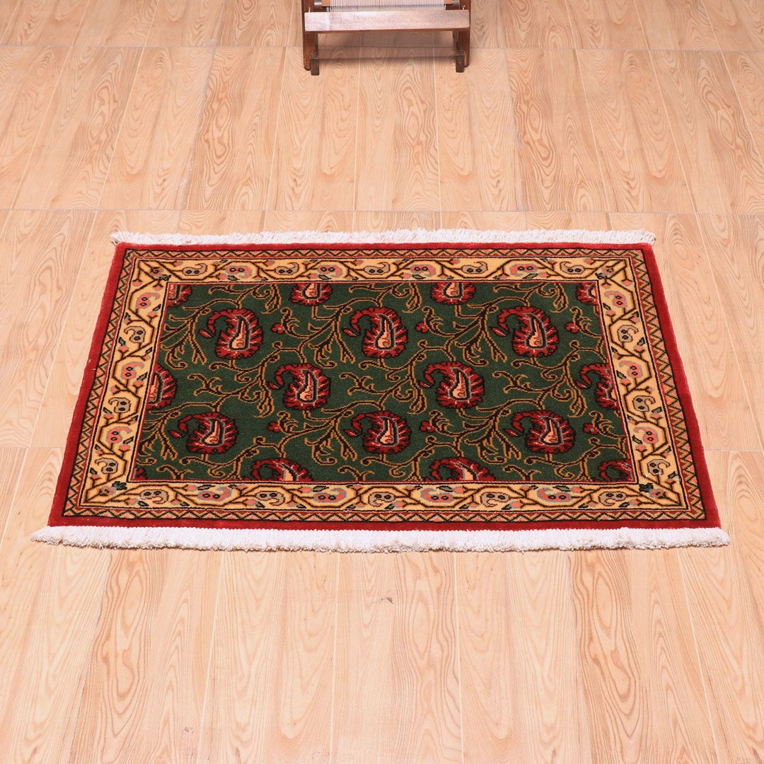 ペルシャ絨毯（イラン産）クム　90×65cm（FS-70024）