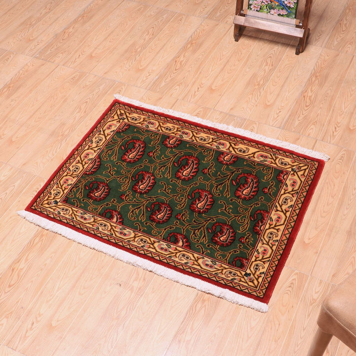 ペルシャ絨毯（イラン産）クム　90×65cm（FS-70024）