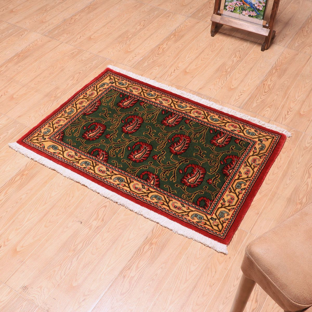 ペルシャ絨毯（イラン産）クム　97×63cm（FS-70025）
