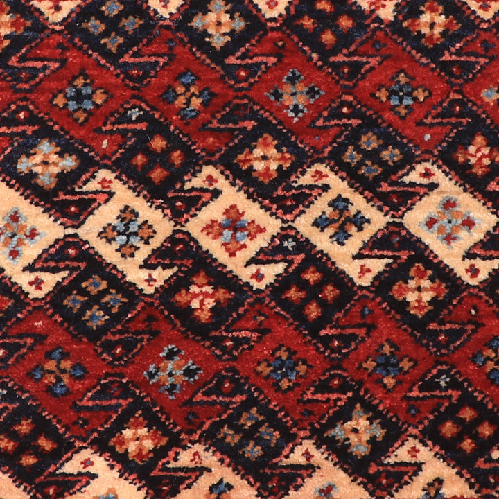 ペルシャ絨毯（イラン産）ビジャー　46×41cm（FS-70030）