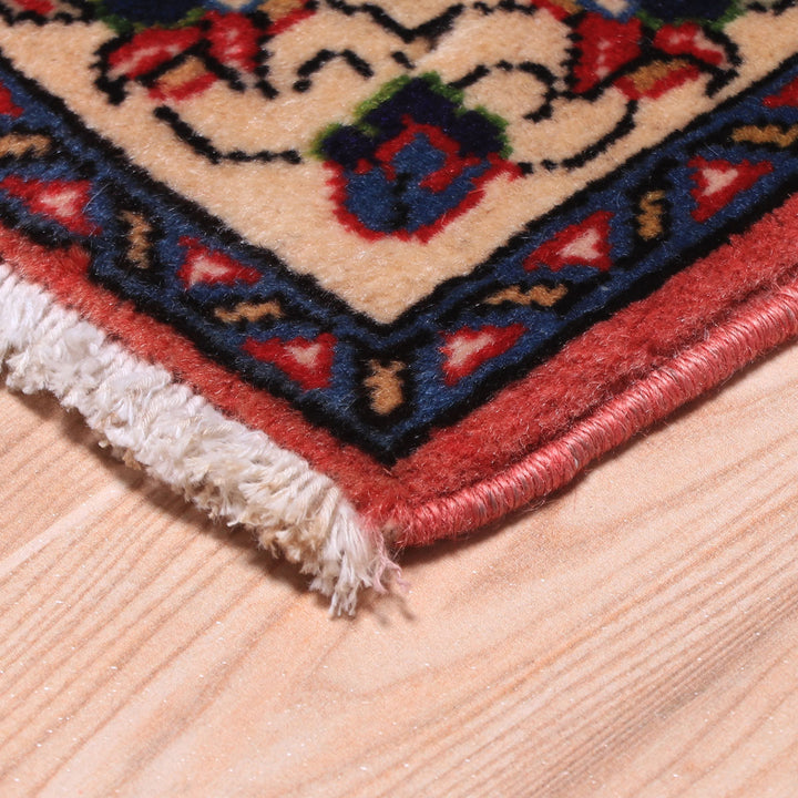 ペルシャ絨毯（イラン産）サルーク　126×68cm（FS-70035）