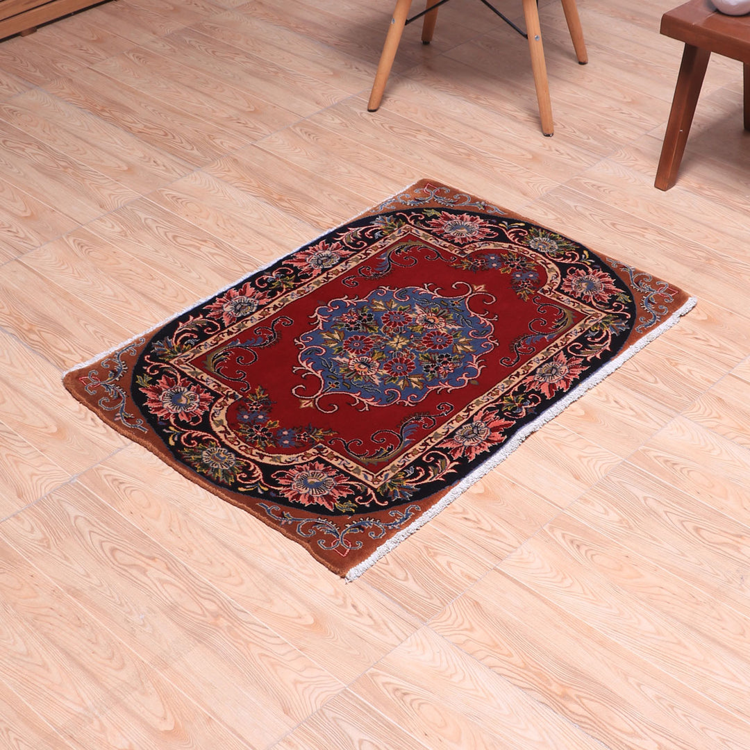 ペルシャ絨毯（イラン産）カーシャーン　90×66cm（FS-70037）