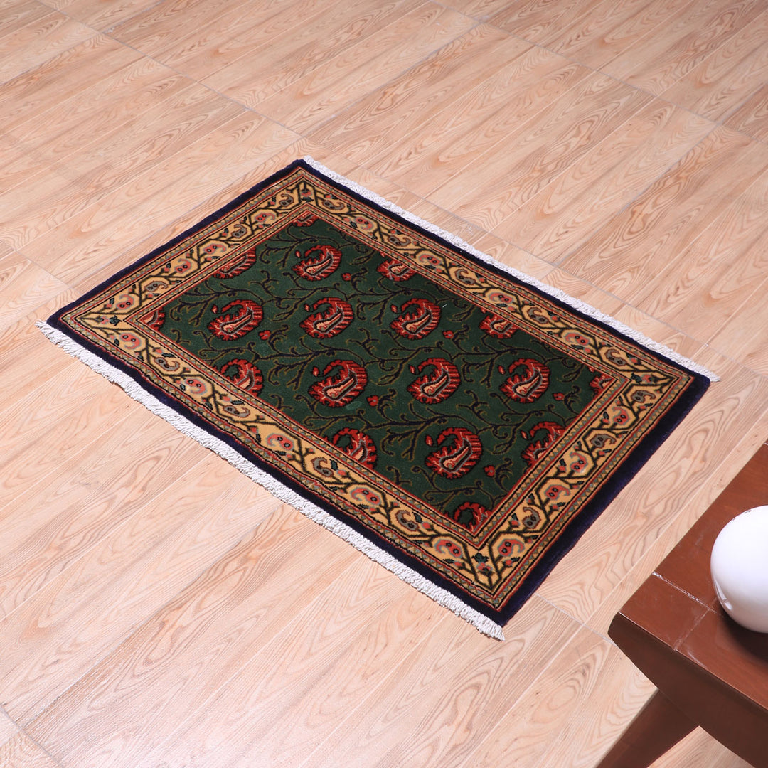ペルシャ絨毯（イラン産）クム　93×61cm（FS-70040）