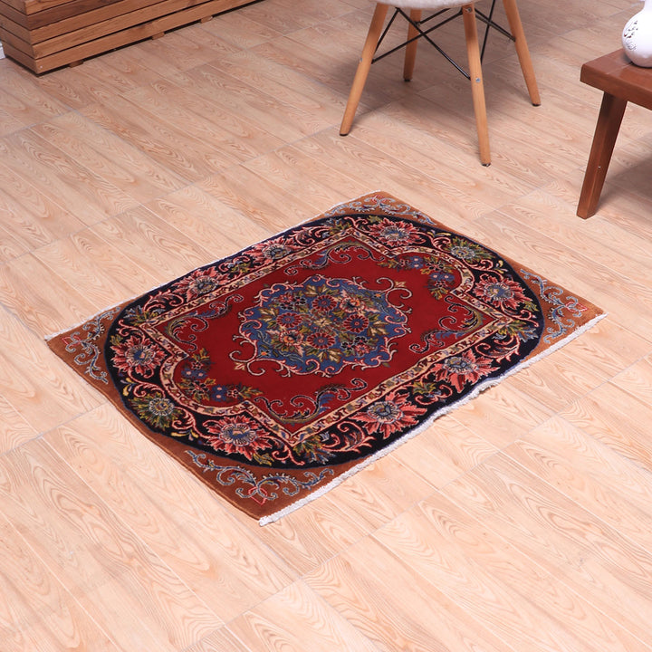 ペルシャ絨毯（イラン産）カーシャーン　91×69cm（FS-70045）