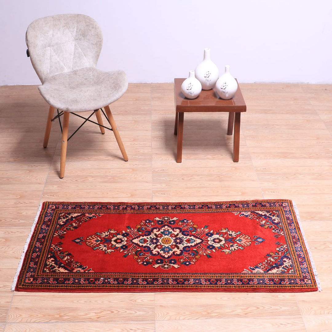 ペルシャ絨毯（イラン産）サルーク　130×62cm（FS-70046）
