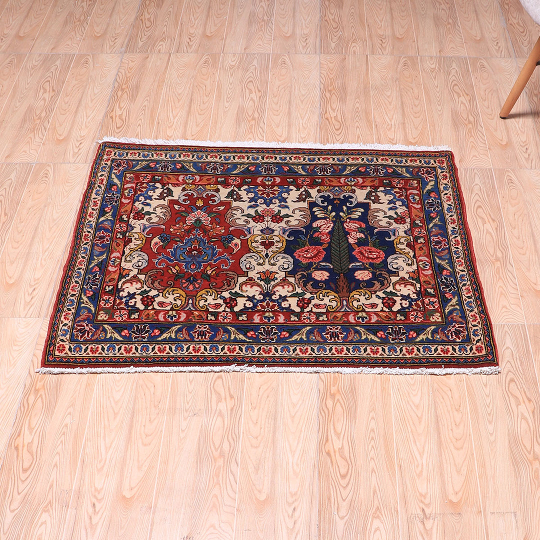 ペルシャ絨毯（イラン産）イスファハンアンティーク　94×81cm（FS-70051）