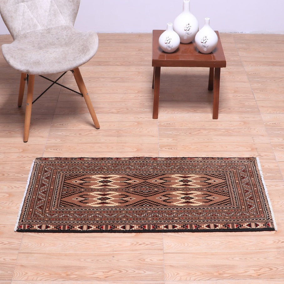 ペルシャ絨毯（イラン産）トルクメン　112×51cm（FS-70053）
