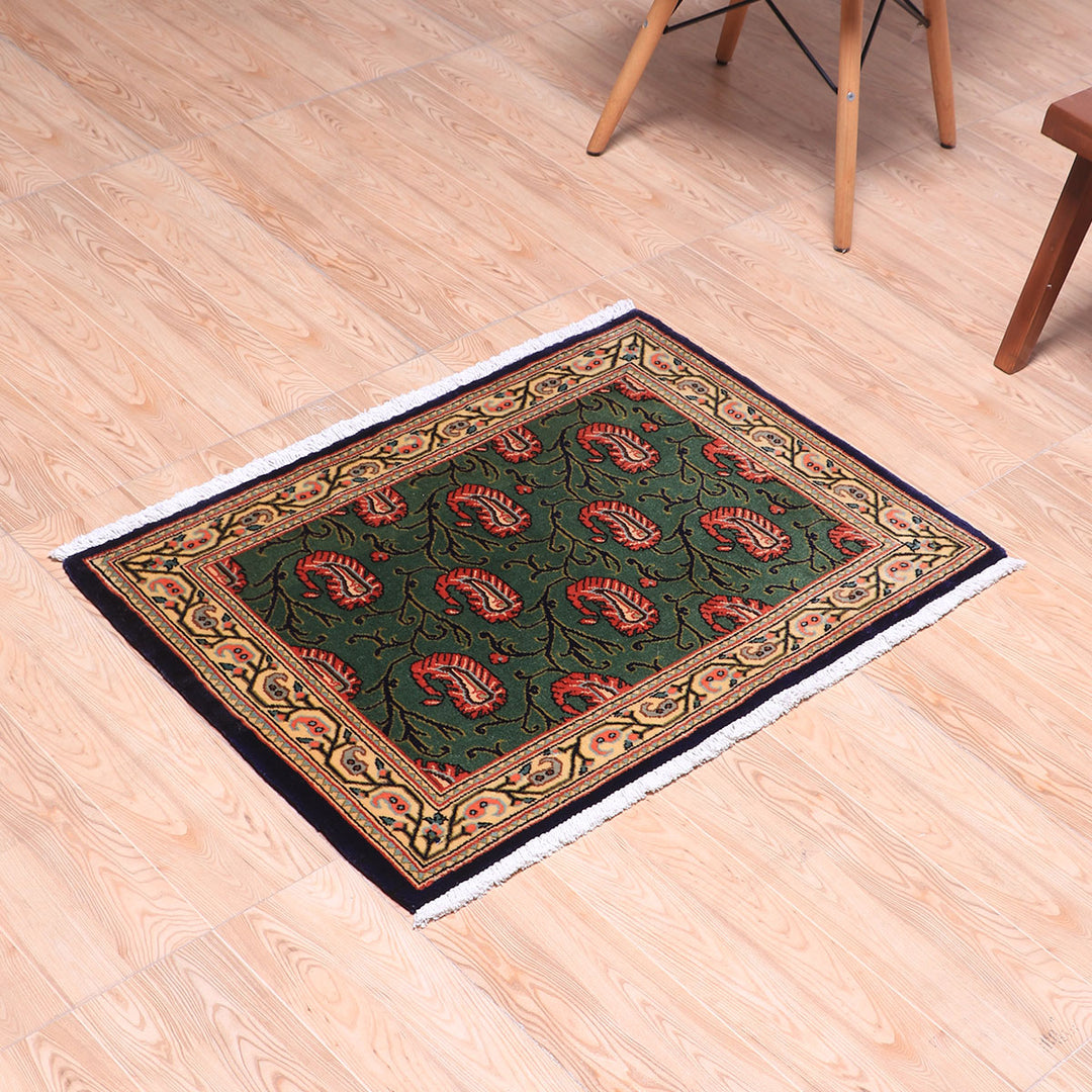 ペルシャ絨毯（イラン産）クム　87×61cm（FS-70056）