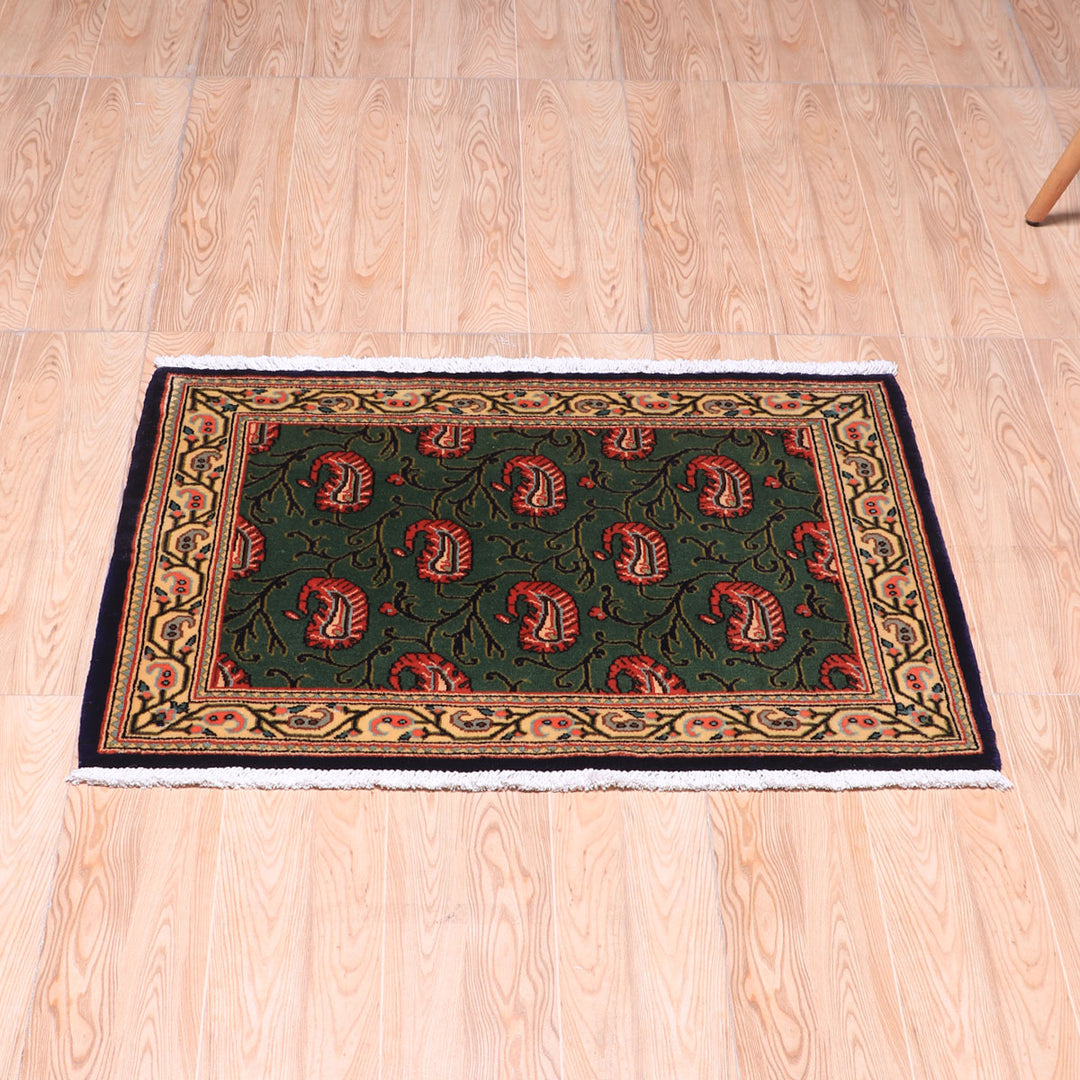 ペルシャ絨毯（イラン産）クム　87×61cm（FS-70056）