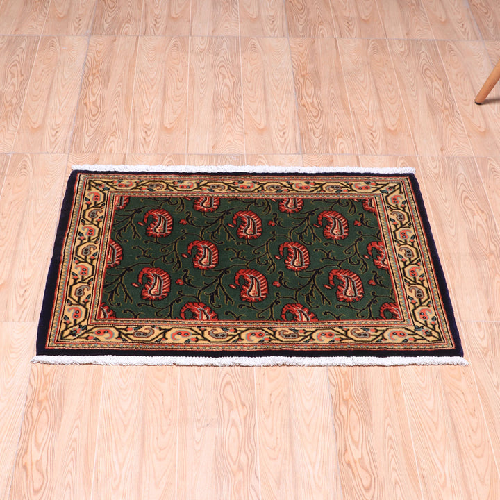 ペルシャ絨毯（イラン産）クム　87×61cm（FS-70056）