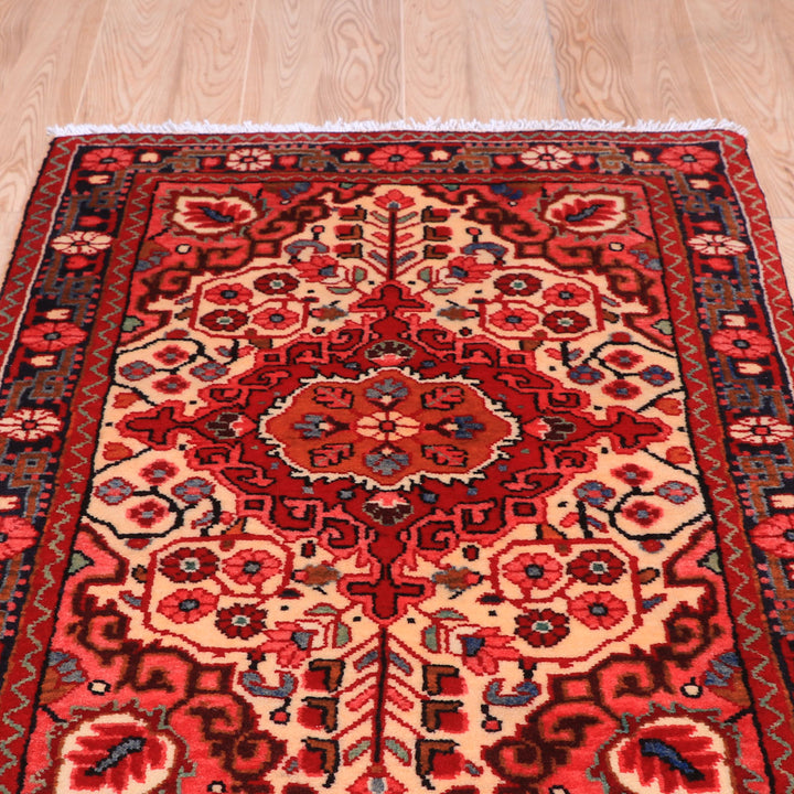 ペルシャ絨毯（イラン産）バクティアリ　103×63cm（FS-70062）
