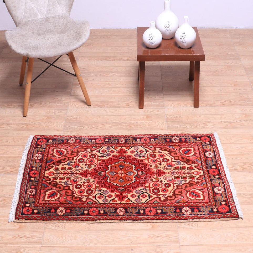 ペルシャ絨毯（イラン産）バクティアリ　103×63cm（FS-70062）