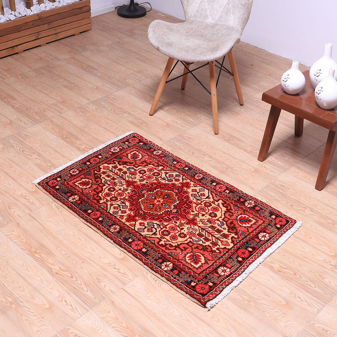 ペルシャ絨毯（イラン産）バクティアリ　103×63cm（FS-70062）