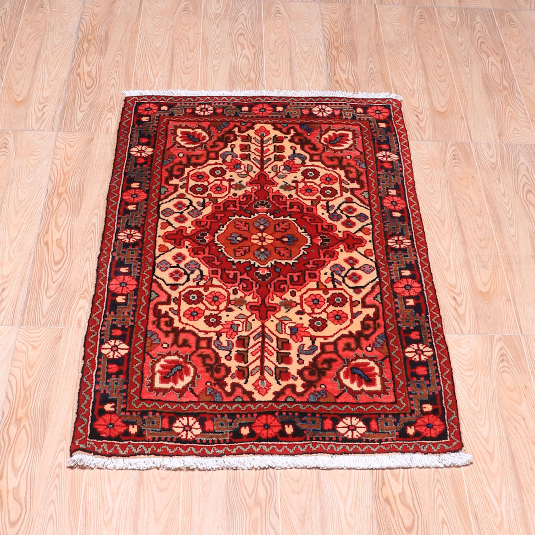 ペルシャ絨毯（イラン産）バクティアリ　103×63cm（FS-70062）