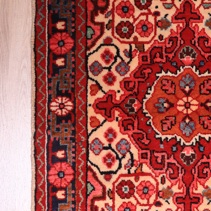 ペルシャ絨毯（イラン産）バクティアリ　103×63cm（FS-70062）