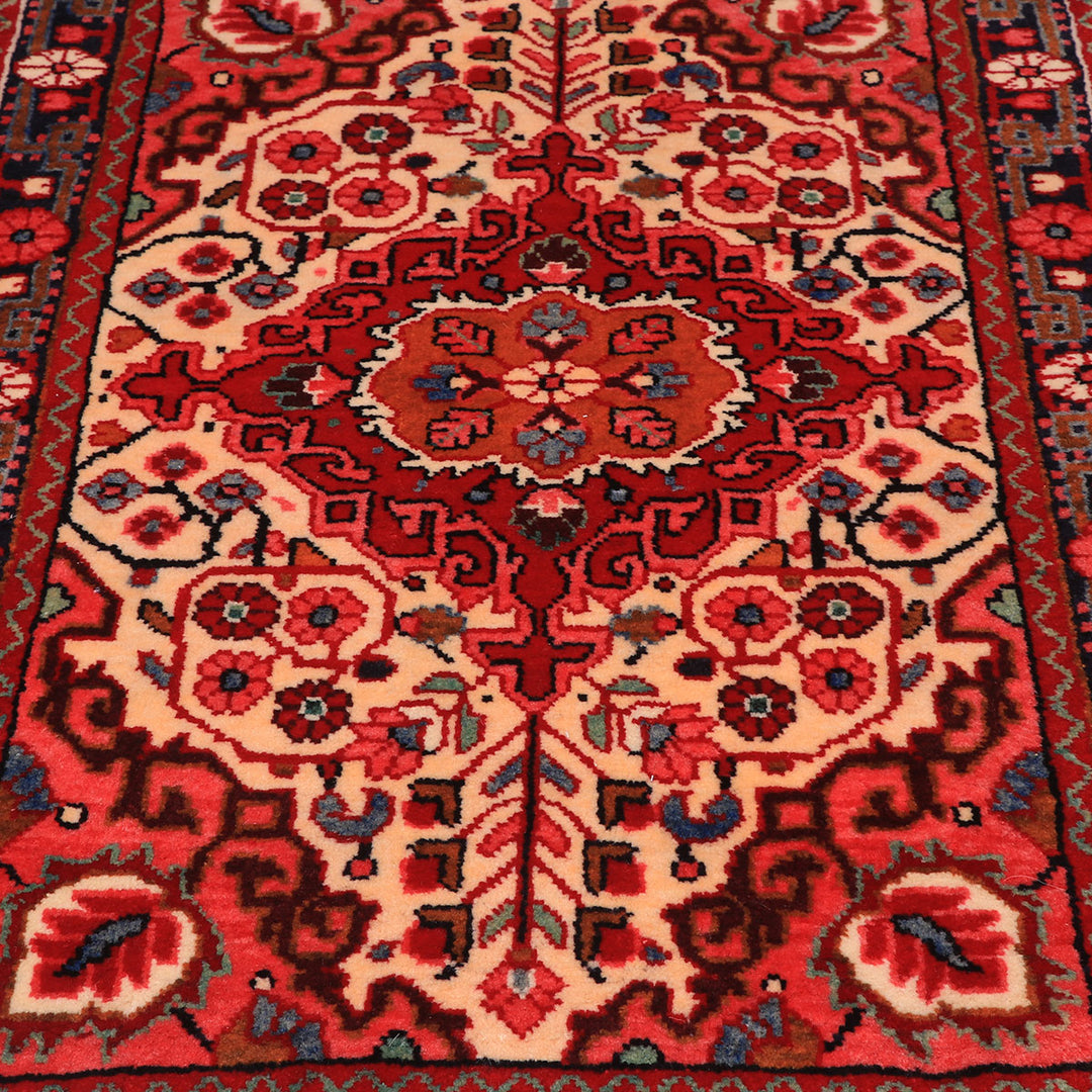 ペルシャ絨毯（イラン産）バクティアリ　105×65cm（FS-70063）