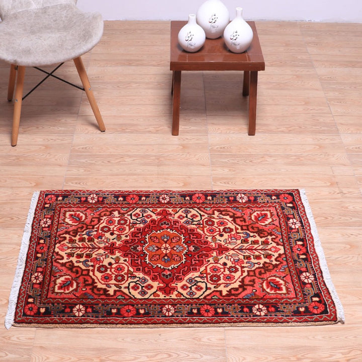 ペルシャ絨毯（イラン産）バクティアリ　105×65cm（FS-70063）