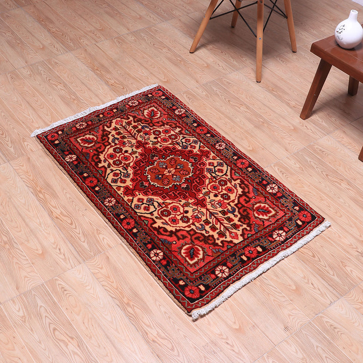 ペルシャ絨毯（イラン産）バクティアリ　105×65cm（FS-70063）