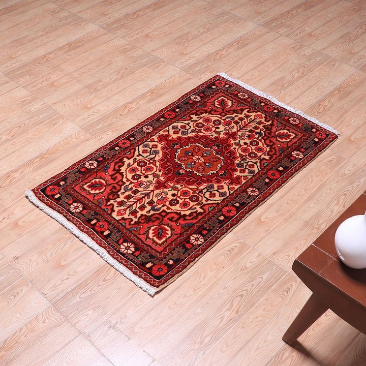 ペルシャ絨毯（イラン産）バクティアリ　105×65cm（FS-70063）