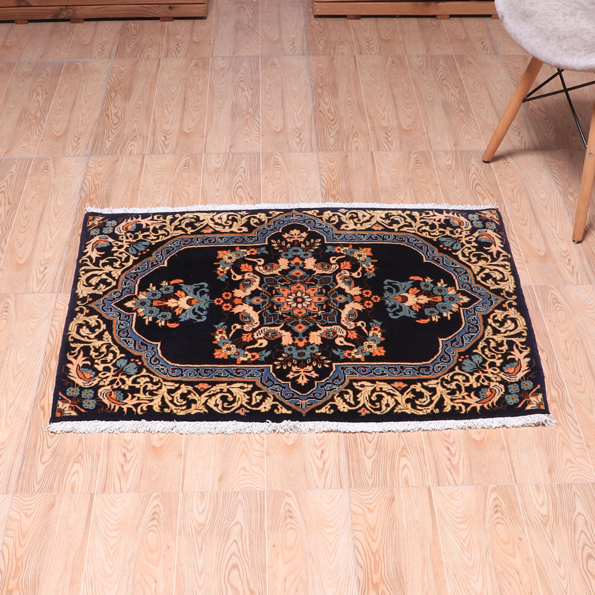 さらさ様 ペルシャ絨毯 SRS-04 サラサ 150×100cm｜キリム｜ペルシャ絨毯のイスファハン