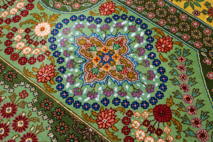 ペルシャ絨毯（手織り）エスハギ　203×134cm（FX-13196）