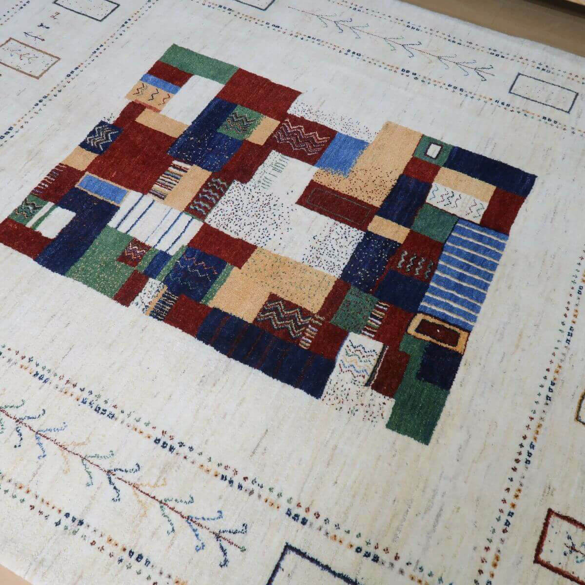 プレミアムギャッベ,カシュクリ,250×199cm,高級手織りウール,パッチ