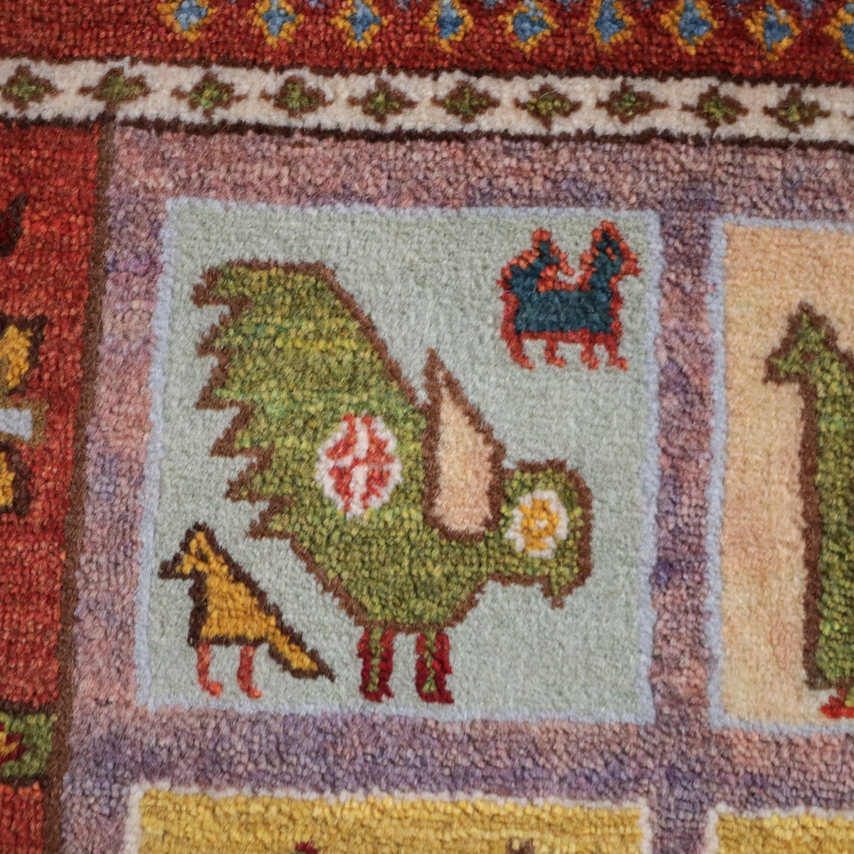 ギャッベ,ラグ,ルリバフ,タイル柄,動物モチーフ,62×60cm,高密度,手織り