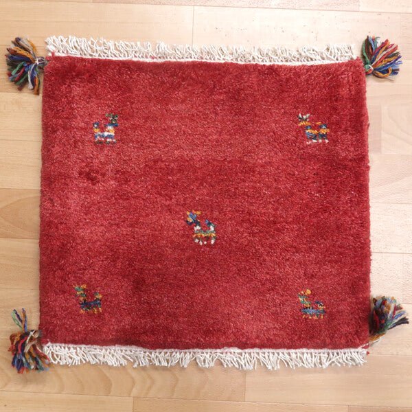 Rug in red tones — shown on the floor (HP-36660)