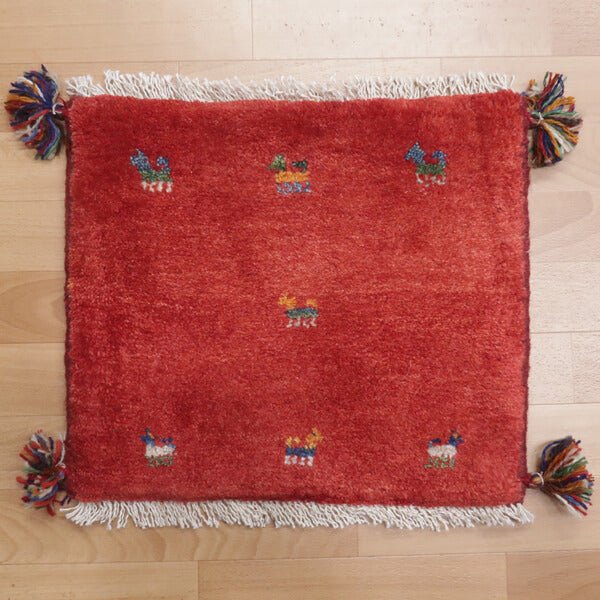 Rug in red tones — shown on the floor (HP-36925)