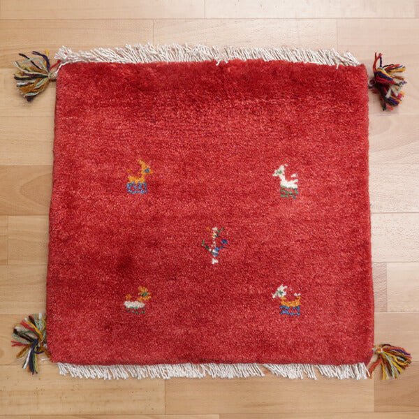 Rug in red tones — shown on the floor (HP-36934)