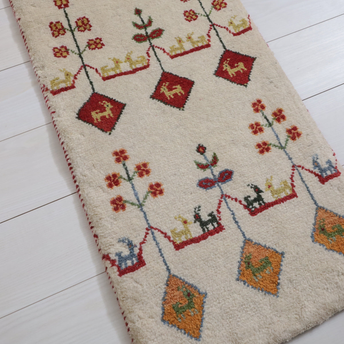 手織りギャッベ,ランナーラグ,148×47cm｜高品質ウール,アイボリー×花と
