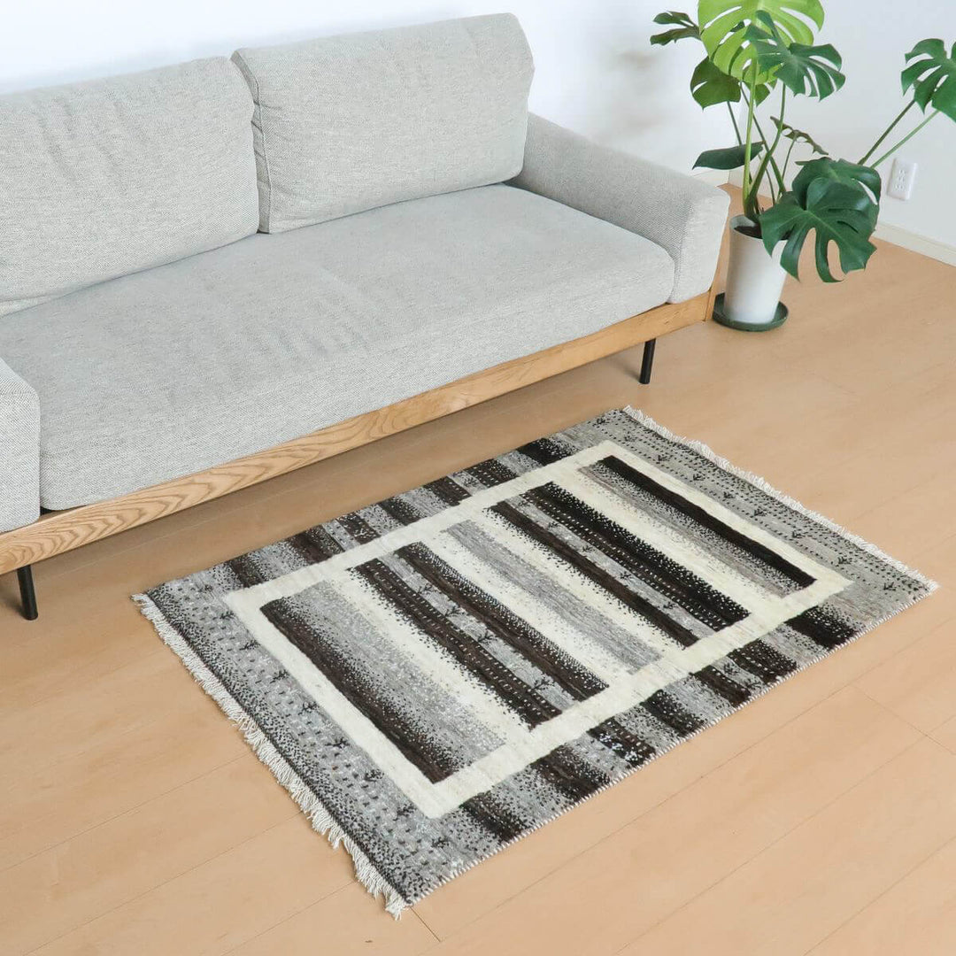 【オーダーメイド受付中】イラン　シラーズ産　ギャッベ 　（hs-11145）