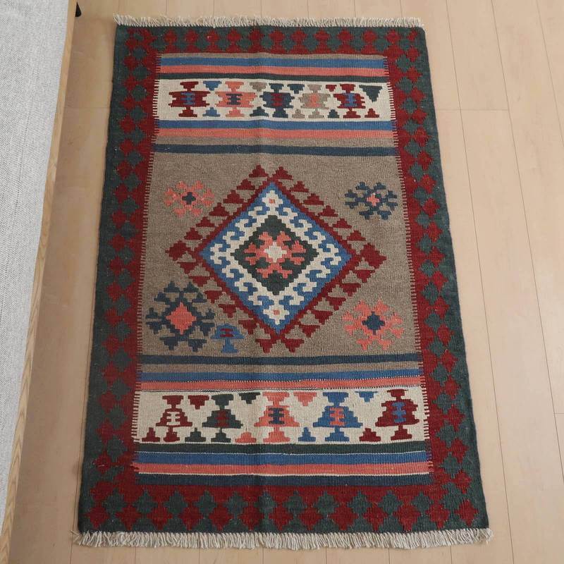 【絨毯】ギャべ　// 90×56 2024年12月入荷 | ギャッベ先輩の店 gabbeh.life