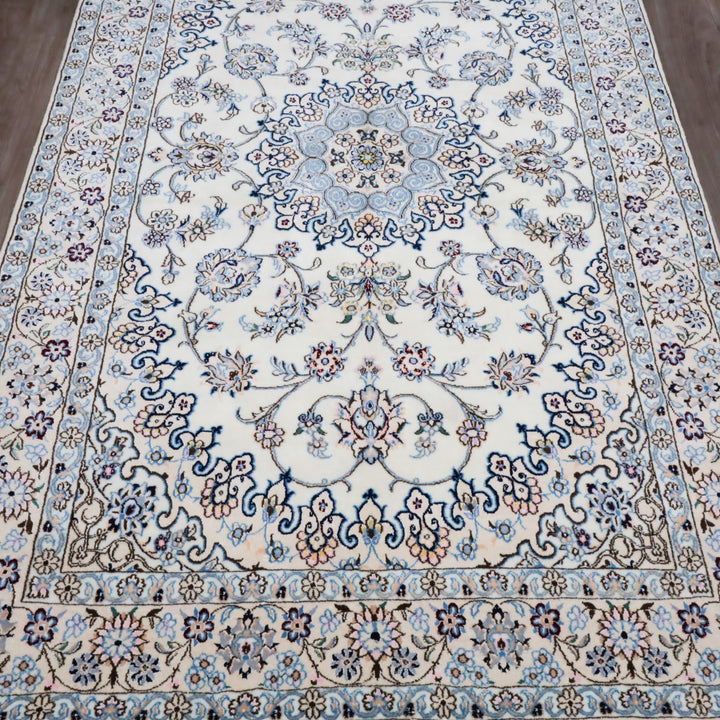 ペルシャ絨毯　ナイン産　メダリオン柄　198×130cm（FL-13276）