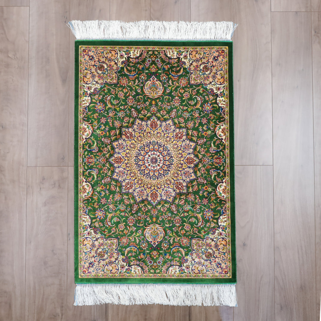 LUMINA モダールアートコレクション｜花形メダリオン柄 グリーン×アイボリー｜89×59cm（S-13348）